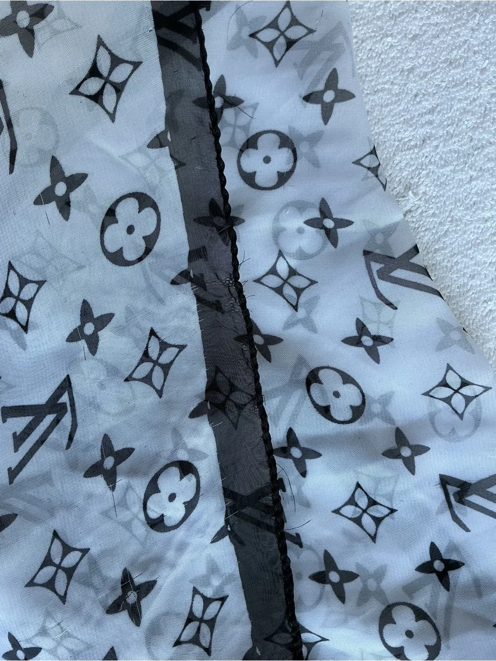 LV Monogram Sheer Logo Scarf - Black on White - Picture 8 of 11